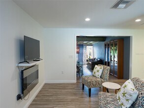 3140 Bay Shore Rd in Sarasota, FL - Building Photo - Building Photo