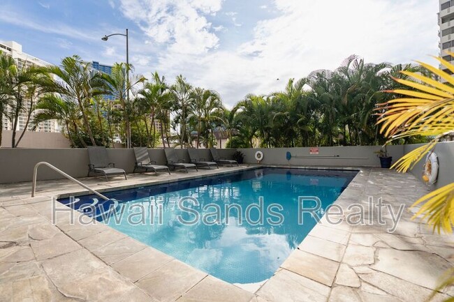 1650 Kanunu St in Honolulu, HI - Building Photo - Building Photo