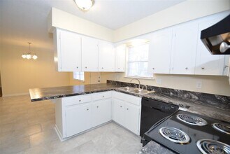 9600 Cerelle Dr in Little Rock, AR - Building Photo - Building Photo