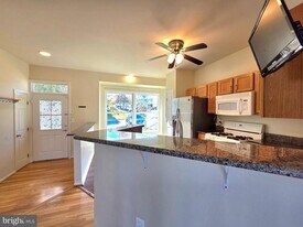 3989 Hartlake St in Woodbridge, VA - Building Photo