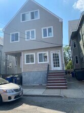 5 Lowden Ave, Unit MA 02144 in Somerville, MA - Building Photo - Building Photo