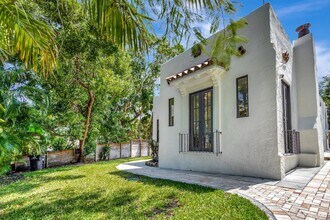 828 35th St in West Palm Beach, FL - Building Photo - Building Photo