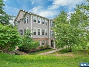 11 Truman Dr in Wood Ridge, NJ - Building Photo - Building Photo