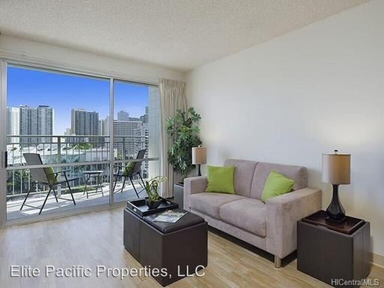 1655 Makaloa St in Honolulu, HI - Building Photo