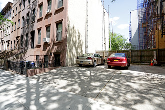 437 Clinton St in Brooklyn, NY - Building Photo - Building Photo