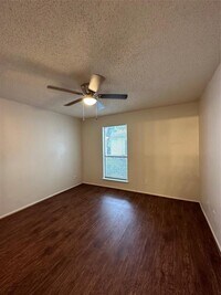 7900 N Stadium Dr photo'