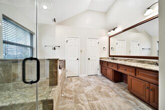 3939 Fawn Creek Dr in Humble, TX - Foto de edificio - Building Photo