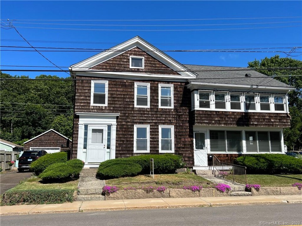 165 Mechanic St in Pawcatuck, CT - Building Photo