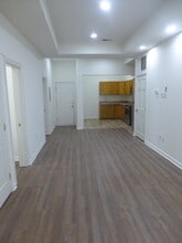 326 Park Ave, Unit 2 in Baltimore, MD - Building Photo - Building Photo