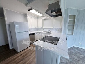 3502 Center St in Lake Charles, LA - Building Photo - Building Photo