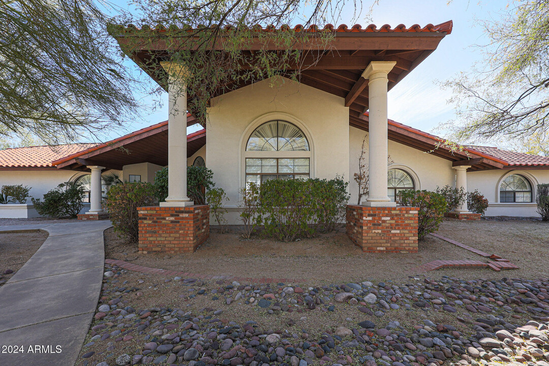 8157 E La Junta Rd in Scottsdale, AZ - Building Photo