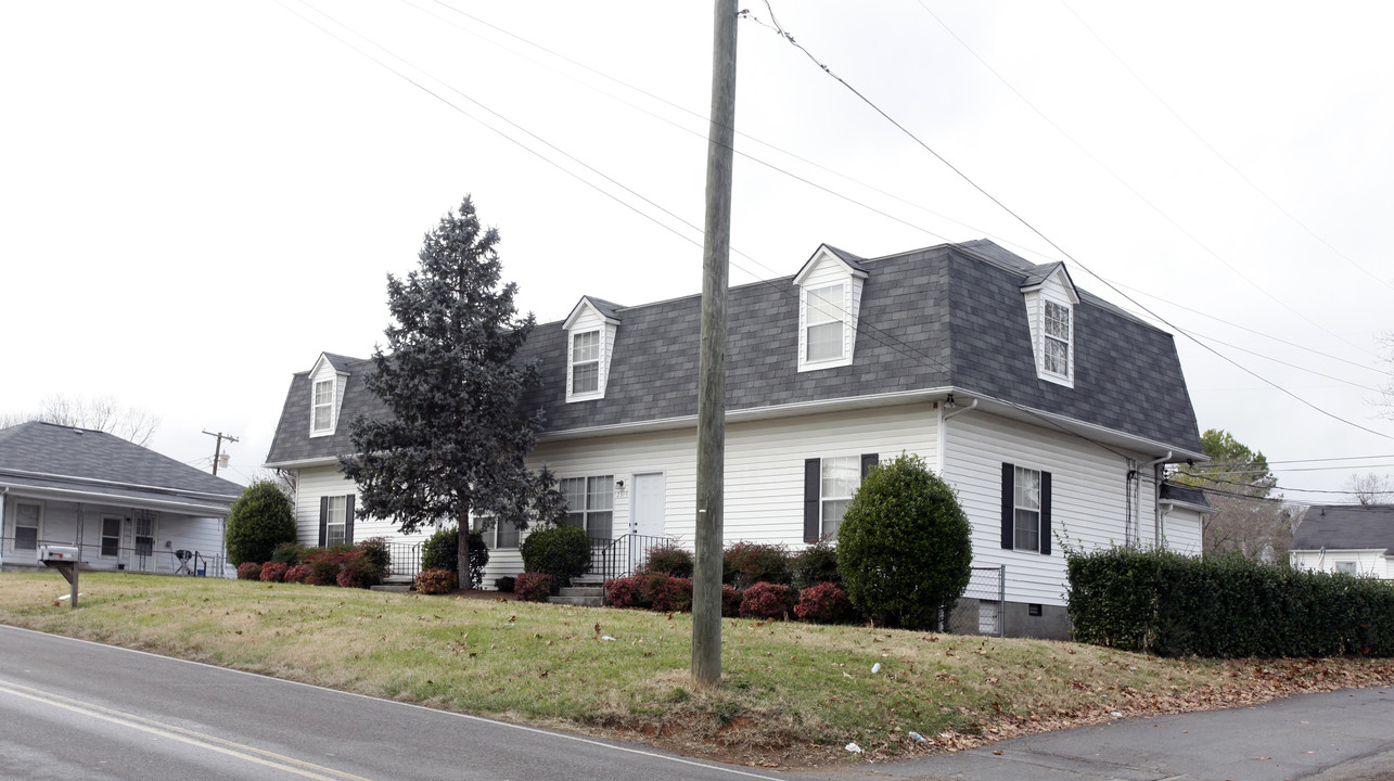 2517-2519 Cedar Ln in Knoxville, TN - Foto de edificio