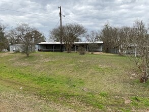 109 Mitchell Rd in Anacoco, LA - Building Photo - Building Photo