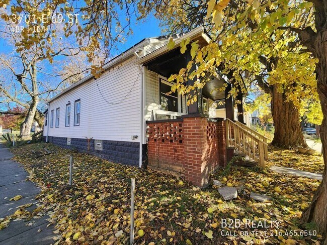 3701 E 69th St in Cleveland, OH - Building Photo - Building Photo