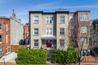 207 R St NW in Washington, DC - Foto de edificio - Building Photo