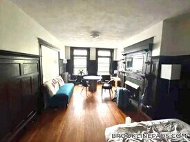 1905 Beacon St in Brookline, MA - Building Photo
