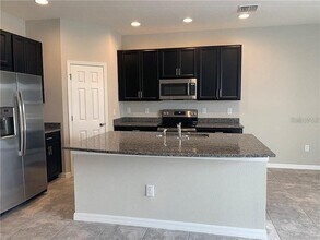 7042 Grand Elm Dr in Riverview, FL - Building Photo - Building Photo