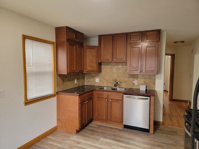 2005 Longview Dr in New Brighton, MN - Building Photo - Building Photo