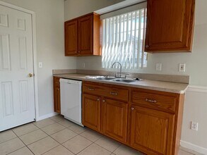 54246 E Annsbury Cir in Shelby Township, MI - Building Photo - Building Photo