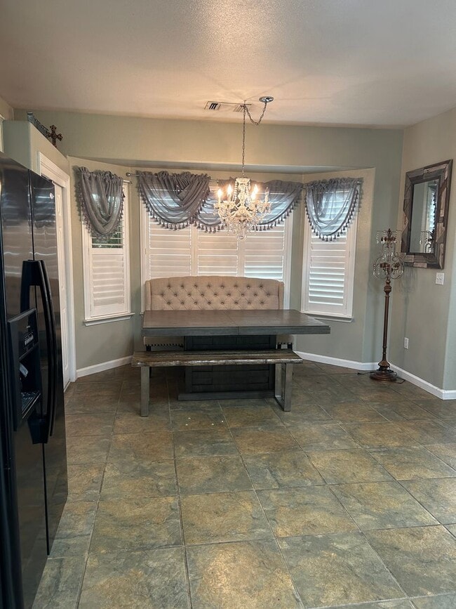 1162 Mission Dr in Lemoore, CA - Building Photo - Building Photo