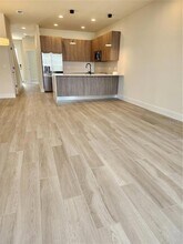 1416 Wanderlust Ln in Four Corners, FL - Foto de edificio - Building Photo