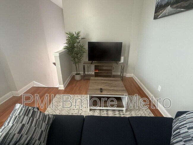 17 E 21st St in Baltimore, MD - Building Photo - Building Photo