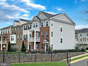 46676 Joubert Terrace in Sterling, VA - Building Photo - Building Photo
