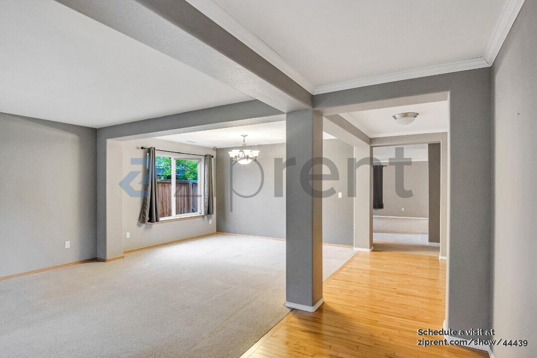 16513 SE 262nd Pl in Covington, WA - Building Photo