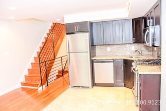 907 S 13th St in Philadelphia, PA - Building Photo - Building Photo