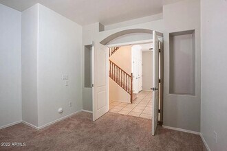 2325 E Fraktur Rd in Phoenix, AZ - Building Photo - Building Photo