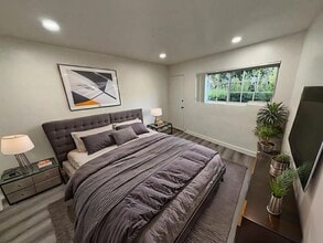 10674 Holman Ave in Los Angeles, CA - Building Photo - Building Photo