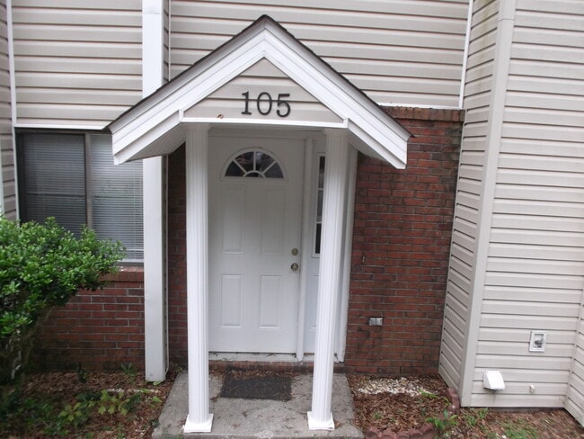 property at 105 Candlebrook Dr