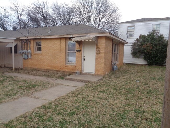 property at 605 E North 16th St
