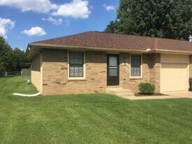 4065-4067 W Grand in Springfield, MO - Building Photo