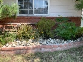 12215 Hawksmoor St, Unit Main House in Bakersfield, CA - Building Photo