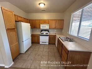11191 W Palm Ln in Avondale, AZ - Building Photo - Building Photo