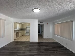 2120 California Ave in Bakersfield, CA - Building Photo - Building Photo