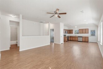 3408 Robin Rd in Ennis, TX - Building Photo - Building Photo