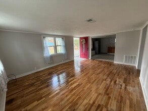 126 Fowler Dr in Grand Rivers, KY - Building Photo - Building Photo