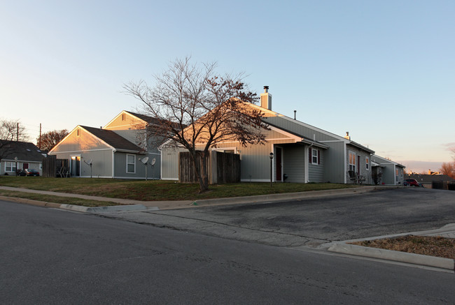 Riverbend Apartments in Eudora, KS - Building Photo - Building Photo