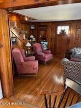 214 Howe St in Point Pleasant, NJ - Foto de edificio - Building Photo