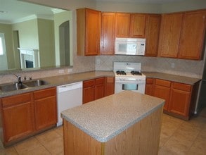 6802 Lark Hill St in Humble, TX - Building Photo - Building Photo