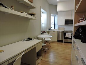139 Mount Auburn St, Unit 3 in Cambridge, MA - Building Photo - Building Photo