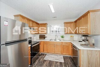5708 Rockaway Dr in Union City, GA - Building Photo - Building Photo