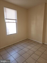 737 E Madison St photo'