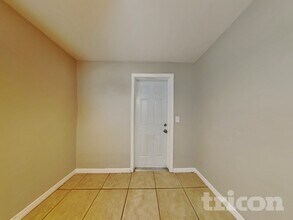 1753 Linwood Cir in Clearwater, FL - Building Photo - Building Photo