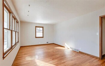 3332 N 206th St in Omaha, NE - Building Photo - Building Photo
