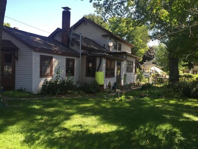 property at 1525 Loomis Street