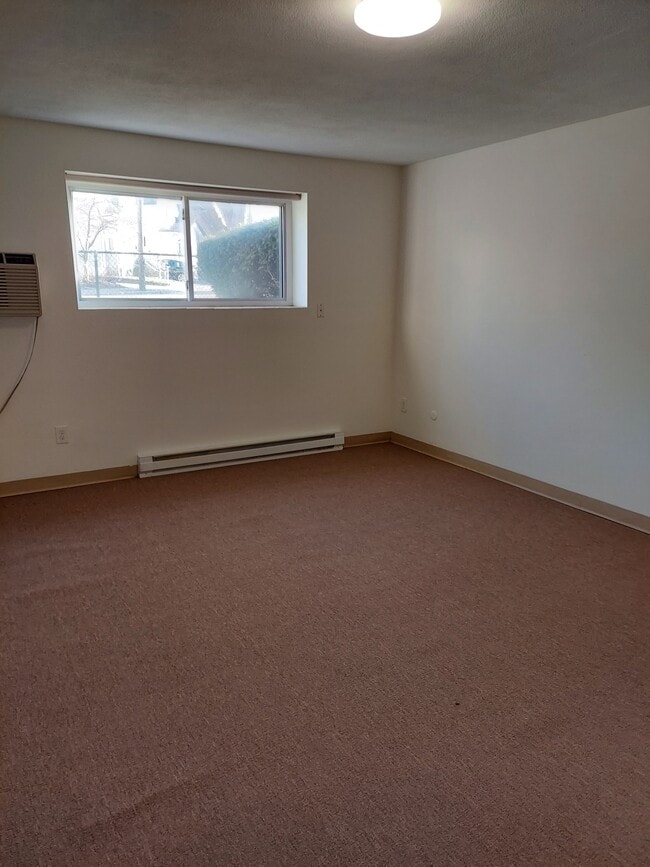 25 Brooks Ave, Unit 3 in Quincy, MA - Foto de edificio - Building Photo