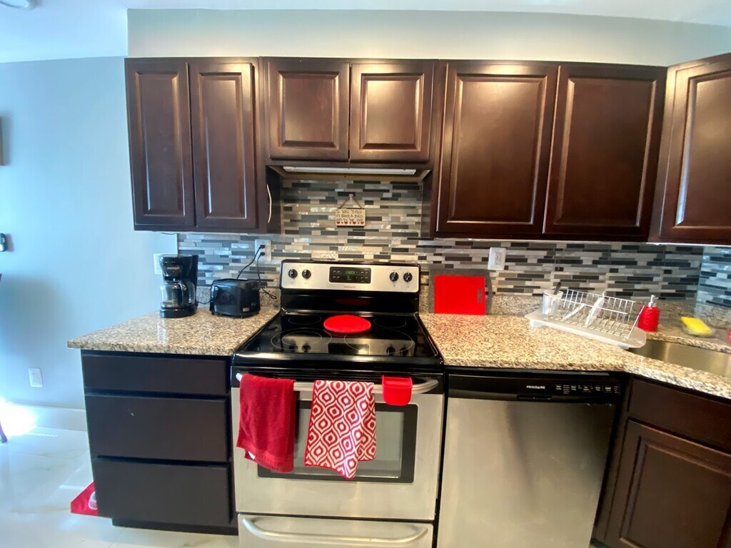 Gateway Estates Apartments in East Hartford, CT